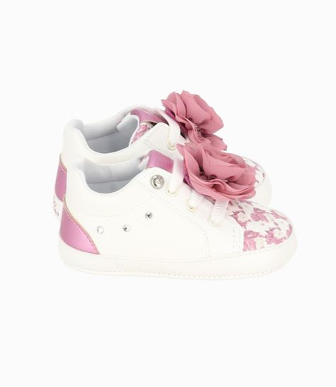 Zapatilla recién nacida con flores blanco Limonada-1