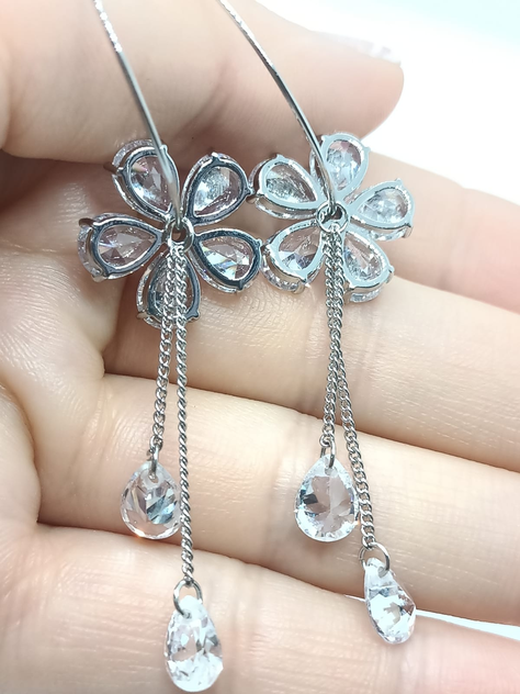 Aros Largos Flor Cristal Zirconia enchapado en Oro blanco Lagrima Brillo-3