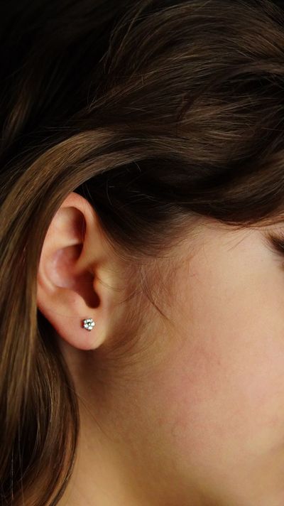 Aros flor titanio zirconia ASTM F136 G26 plateados-7