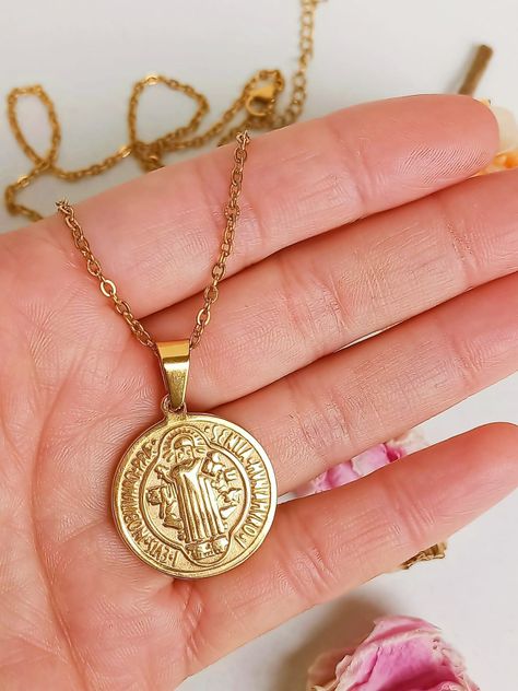 Colgante Medalla San Benito hipoalergénica chapado en oro 18kl-5