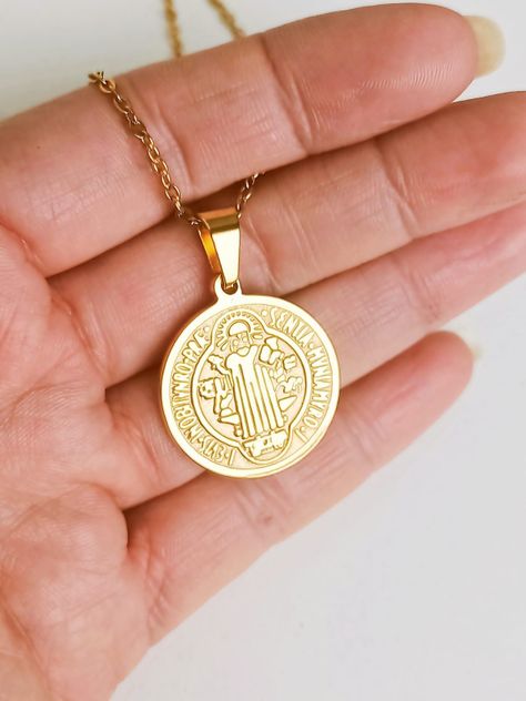 Colgante Medalla San Benito hipoalergénica chapado en oro 18kl-8
