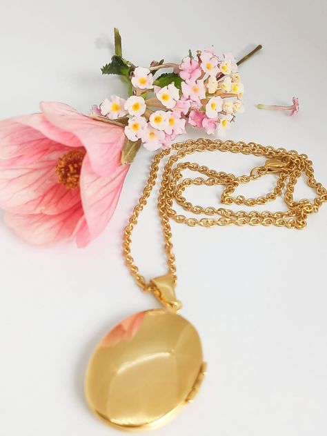 Colgante Ovalo relieve Flores Relicario chapado en oro 18kl-4