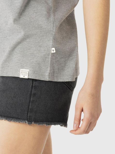 Polera Kivül Mujer Zaka Reciclada Gris-3