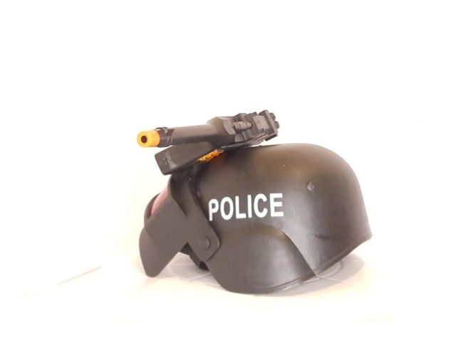 Pistola de Juguete Policial con Casco-2
