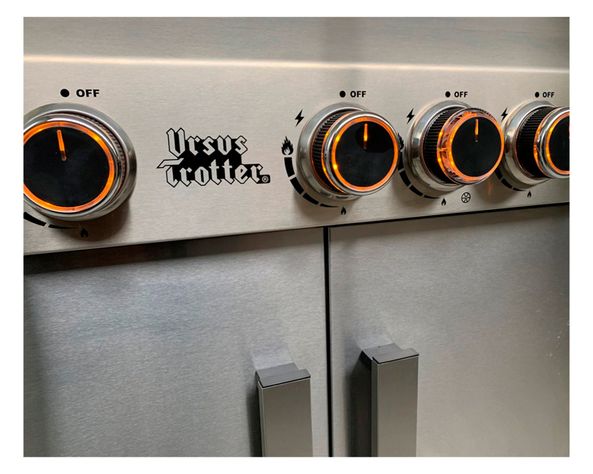 Parrilla a gas UT BBQ 6QA Led Inox  6 quemadores-1