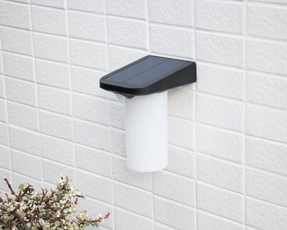 Aplique solar 100 lúmenes contra agua vertical-4