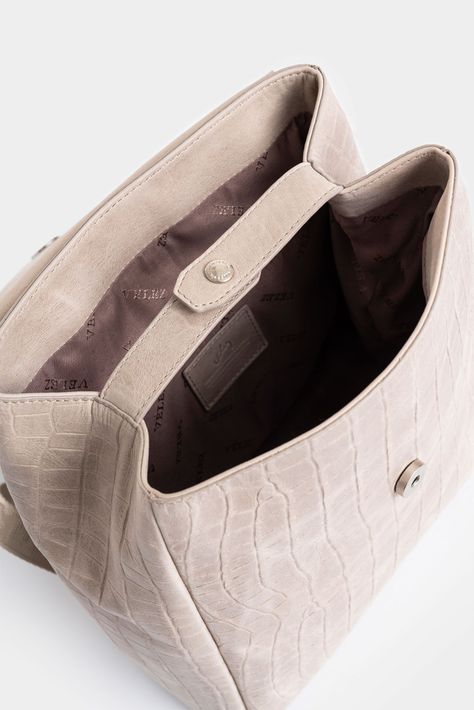 Vélez Mochila Corina 2 De Cuero  Mujer Detalle Grabado Arena-4