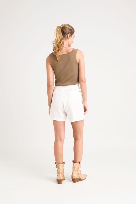 Vélez Short Caltha Tejido Plano Mujer talle Millaré Blanco-4