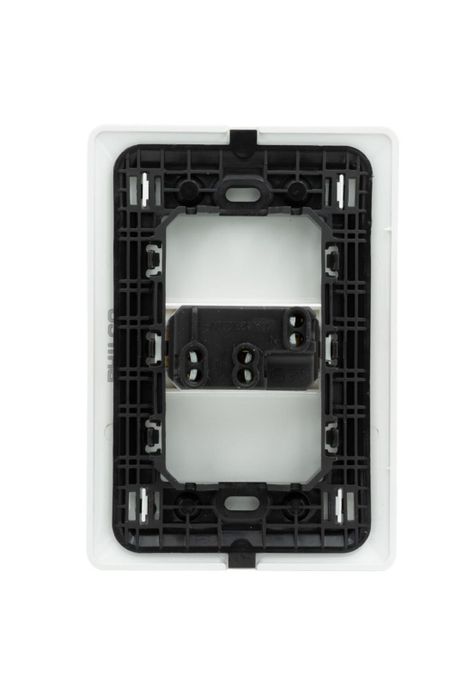 ENCHUFE PARA MURO SIMPLE 250V 10A-3