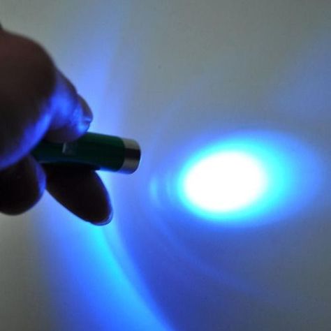 Mini Puntero Laser Rojo 3en1 Luz Led Uv Llavero + -0