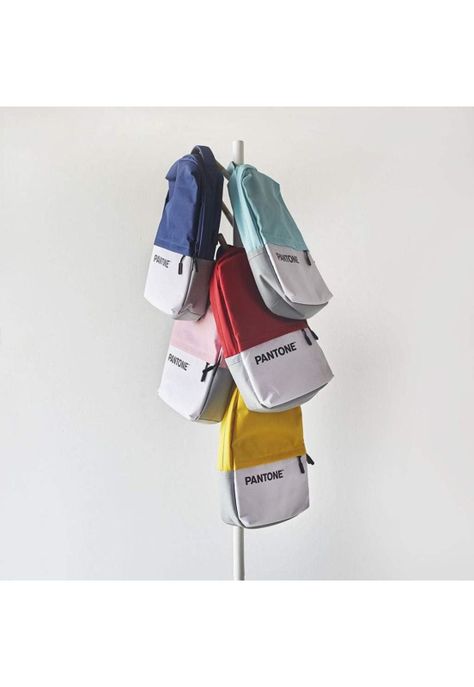 Mochila Turquesa Pantone de Notebooks 16” + Cable Carga USB-3