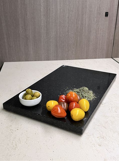 Tabla Aperitivo Granito Negro San Gabriel 40x23 cm.-1