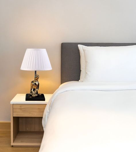 Lámpara Mesa Decorativa LED con Estatua Artística Hogar Jhn-4