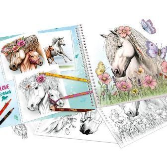 Libro especial para colorear Miss Melody -3
