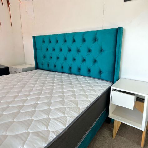Cama SUPER KING Capitones Turquesa incluye Base Respaldo y Colchón de Resortes-1