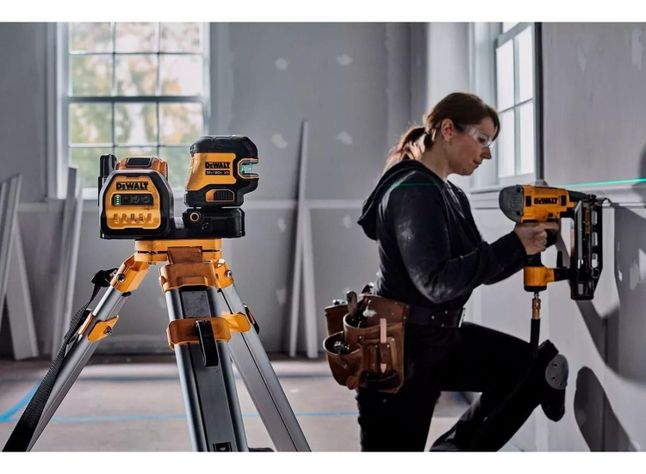 Nivel Láser Verde De Línea Cruzada 20v Max* Dewalt Dcle34220-4
