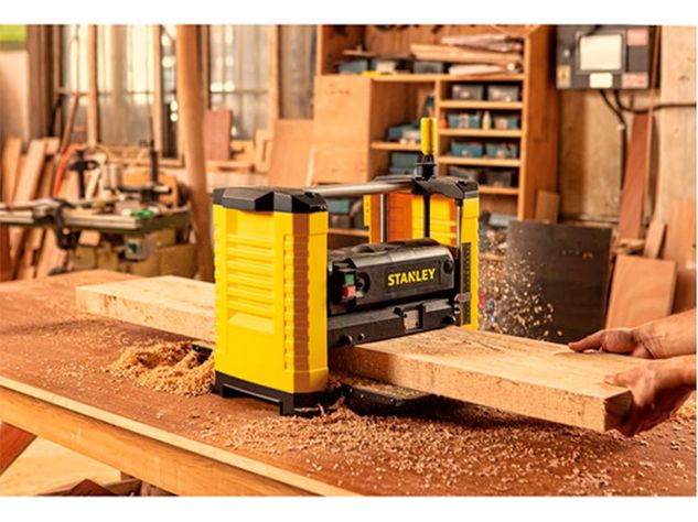 Cepillo De Banco Stanley 1800w Stp18-1