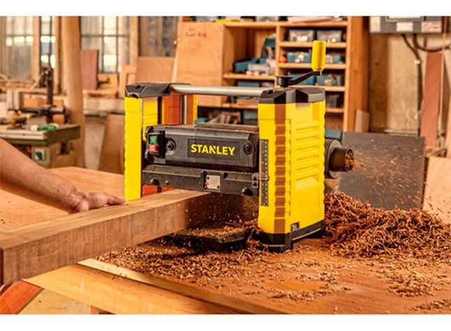 Cepillo De Banco Stanley 1800w Stp18-4