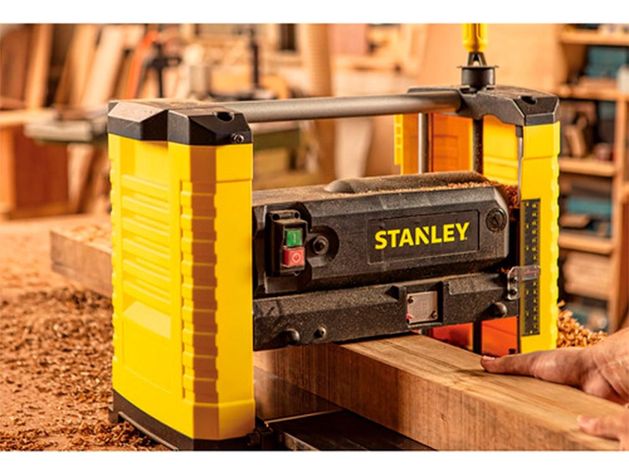 Cepillo De Banco Stanley 1800w Stp18-6