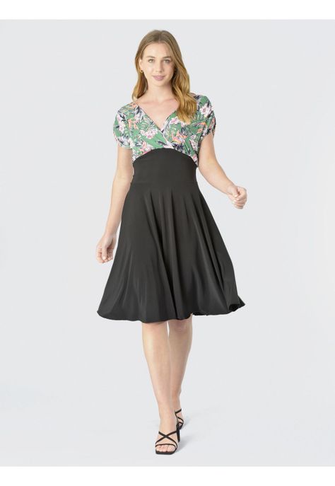 Confección propia nacional|Material: Lycra Fría Elasticada que no se apega al cuerpo|Largo a la rodilla|Corte: Campana|Cuello: Cruzado|Estampado-1