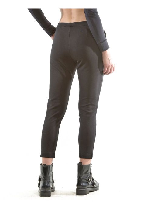 Pantalón Calza Pitillo Negro-4