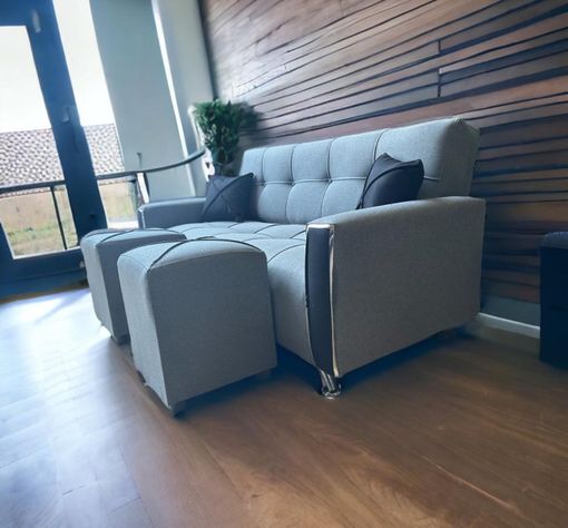 SOFA KAMI DE 3 CUERPOS CON PUFF Y COJINES-1