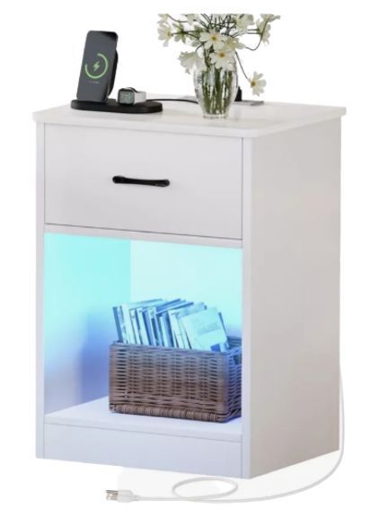 Velador Con Luz Variable Con Enchufes 40*35*60cm Multicolor-0