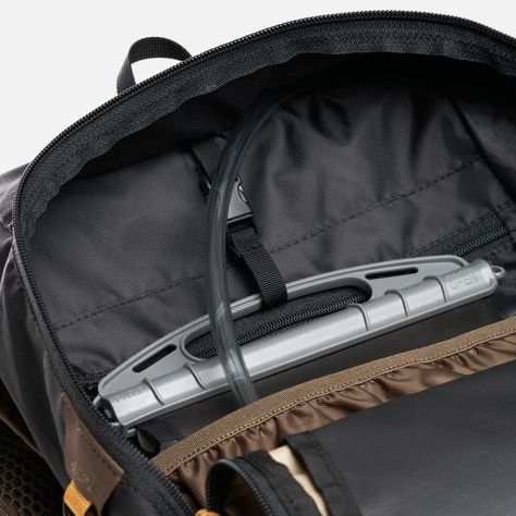Mochila Unisex Vulcano 15L Café Lippi-6