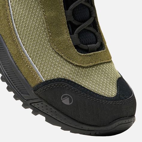 Botín Hombre Hill Hiker Verde / Negro Lippi V25-5