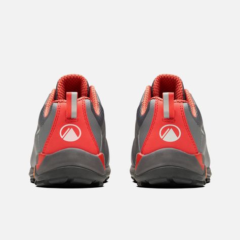Zapatilla Niño  Intense Hike Kids Low Grafito Rojo Lippi-4