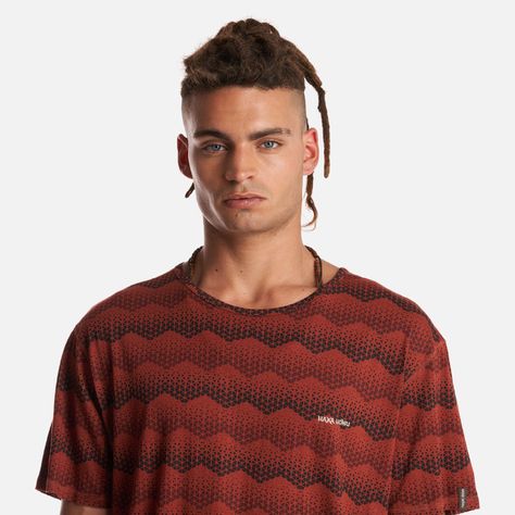 Polera Hombre Bi-Curioso Print Terracota Haka Honu V23-4