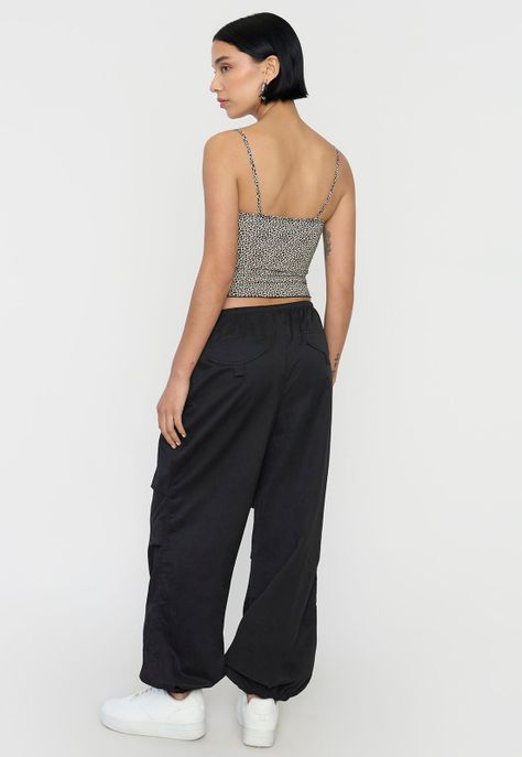 Pantalón Mujer Parachute Color Negro Corona-2