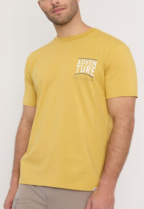 Polera Hombre Fun Focal Print Color Mostaza Corona-2