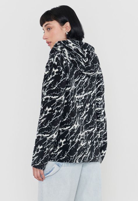 Polerón Mujer Peludo Full Print Negro Corona-1