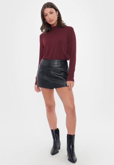 Short Mujer Ecocuero Color Negro Corona-0