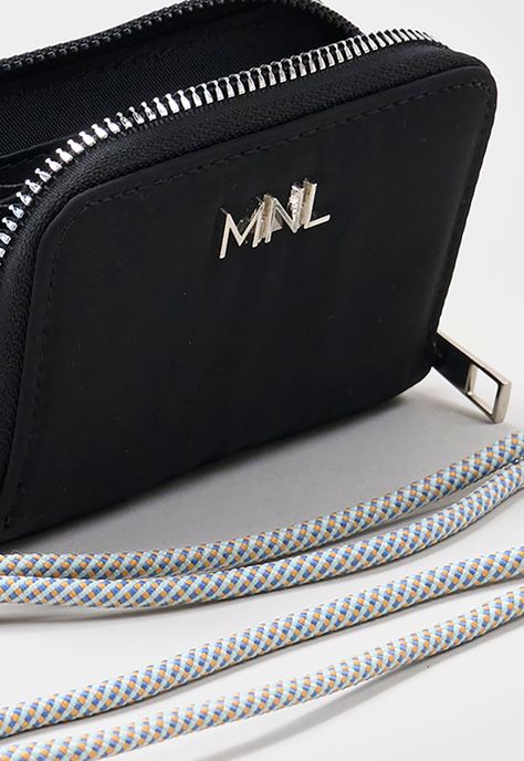 Billetera Mujer Cordón Negro Corona-3