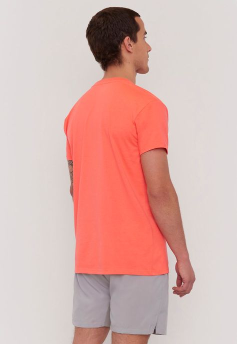 Polera Hombre Deportiva Fun Lettering Poliéster  Reciclado Naranjo Corona-1