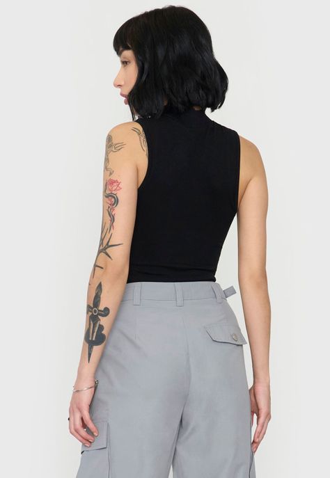 Polera Mujer Sin Mangas Color Negro Corona-1