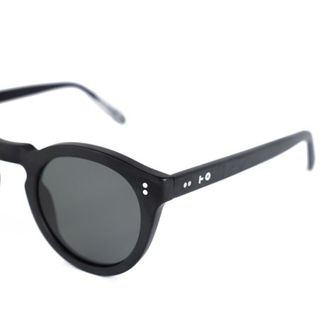 Akira Black Matte - Inztinto Anteojos de sol -1
