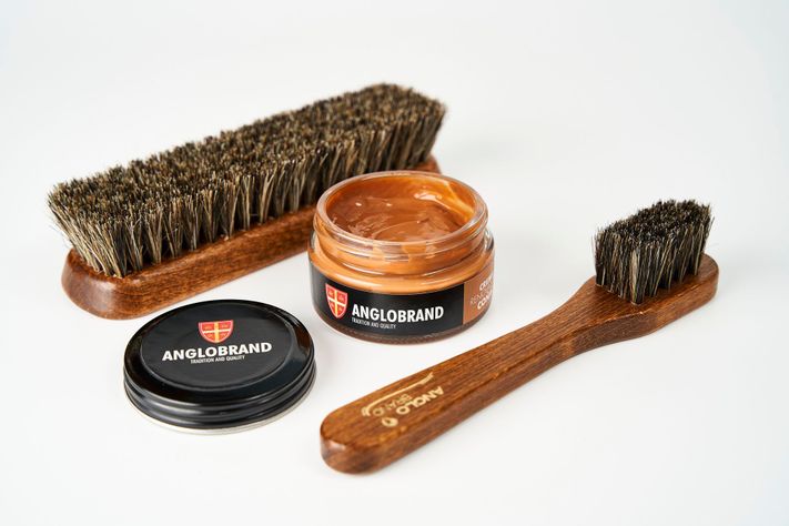 Crema renovadora para calzado color coñac-2