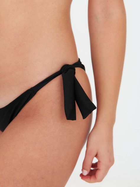 Daikiri Bottom de Bikini Mujer Negro Liso Culote Lazo Ajustable Protección UV 50+-4