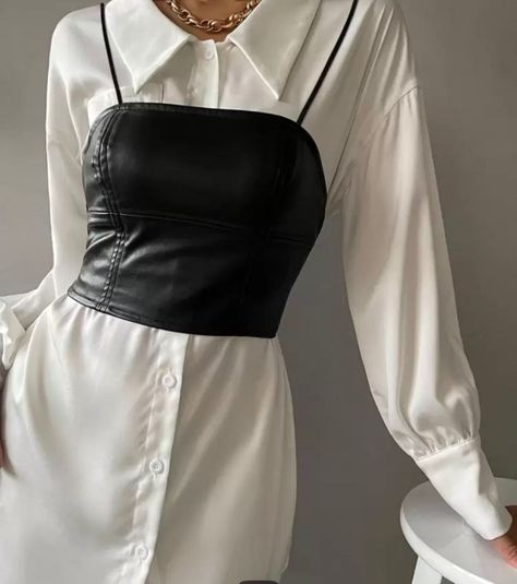 Crop Top Negro Cuerina-3