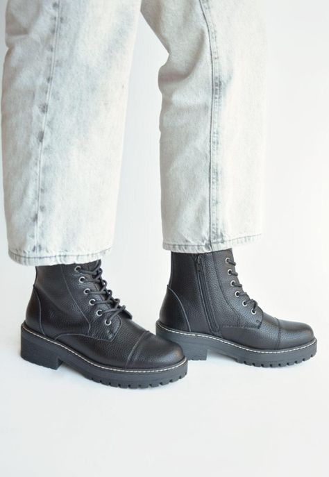 Botines Mujer De Cuero Tiuque Negro C21-1