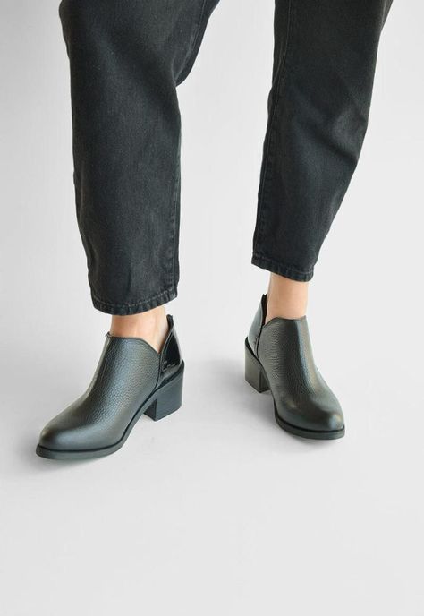 Botin Mujer De Cuero Vinago Negro C31-6
