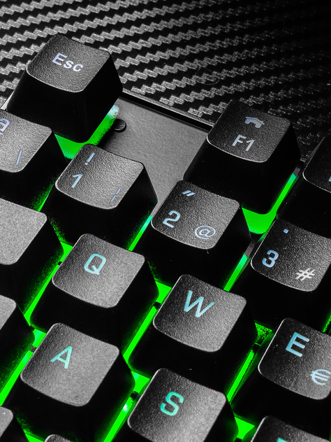 Teclado Gamer Njoytech con Retroiluminación RGB-7