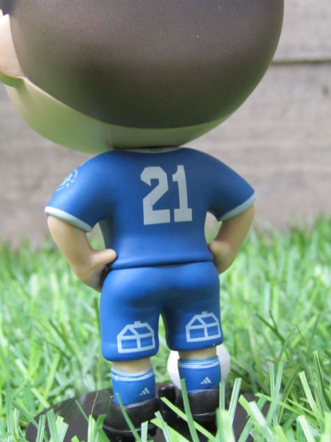 Universidad de Chile Uniforme Titular 2024 Figura Titoys-3