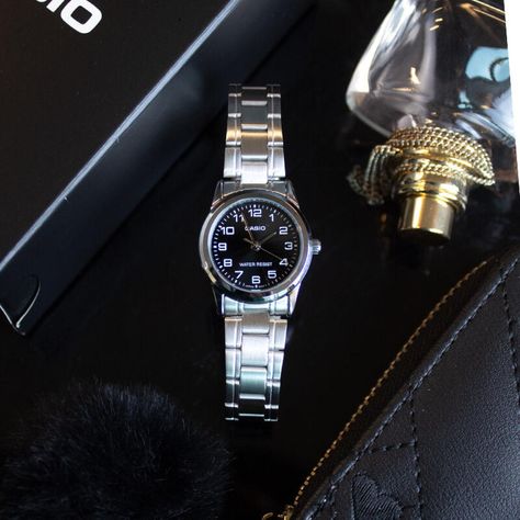 Reloj Casio Análogo Mujer LTP-V001D-1B-1