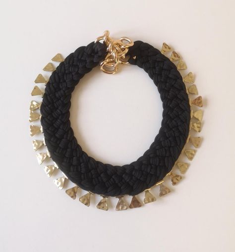 Maria La Biyux Collar Negro Triangular Dorado-0