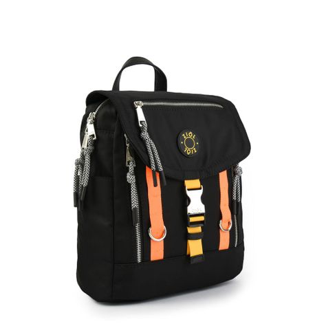 Mochila con tapa grande dotter negro-1