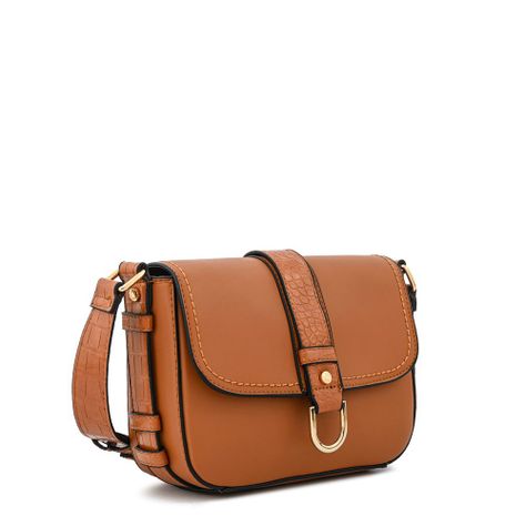 Cartera bandolera con tapa pequeña federica camel-1